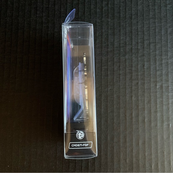 FiGPiN #390  One Punch Man Genos Collectible Pin New - Picture 11 of 13